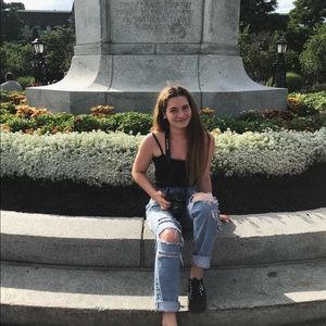 Meet your Posher, Magda